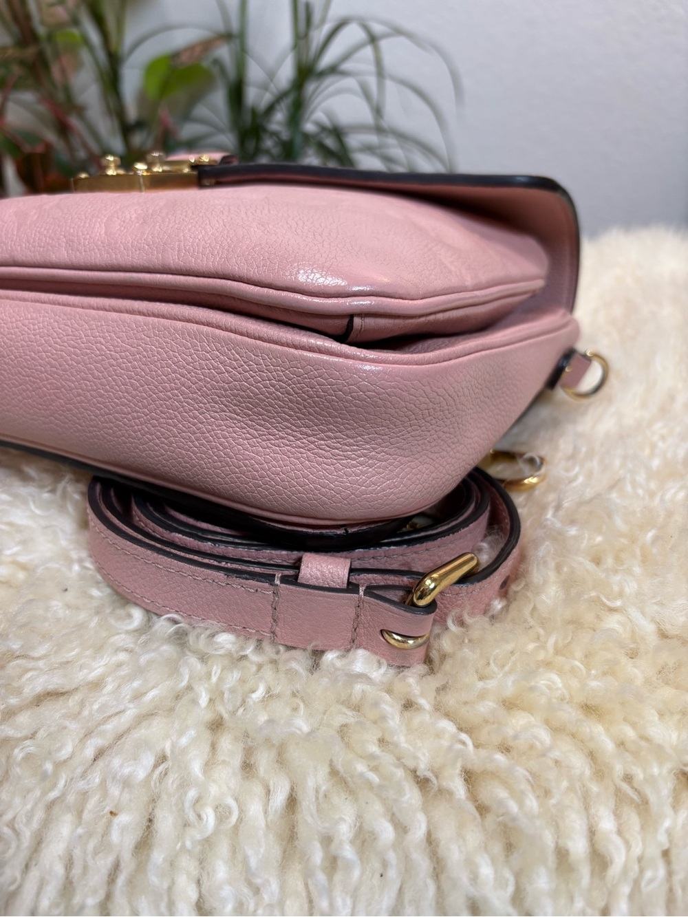 ‼️SOLD‼️Louis Vuitton Empreinte Pochette Metis Rose Poudre - Picture 4 of 15